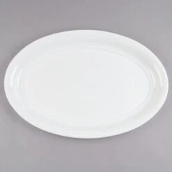 Fineline Settings 484.WH Platter Pleasers White Oval Plastic Serving Tray 14" X 21" - 20 Pcs